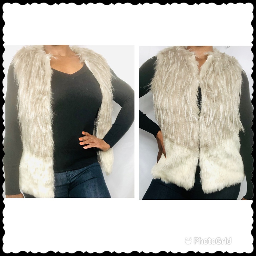 Red Snap-Cute two-tone faux fur vest.Size Med.